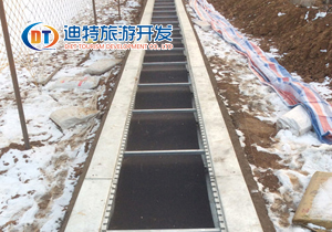 滑雪場運(yùn)輸魔毯